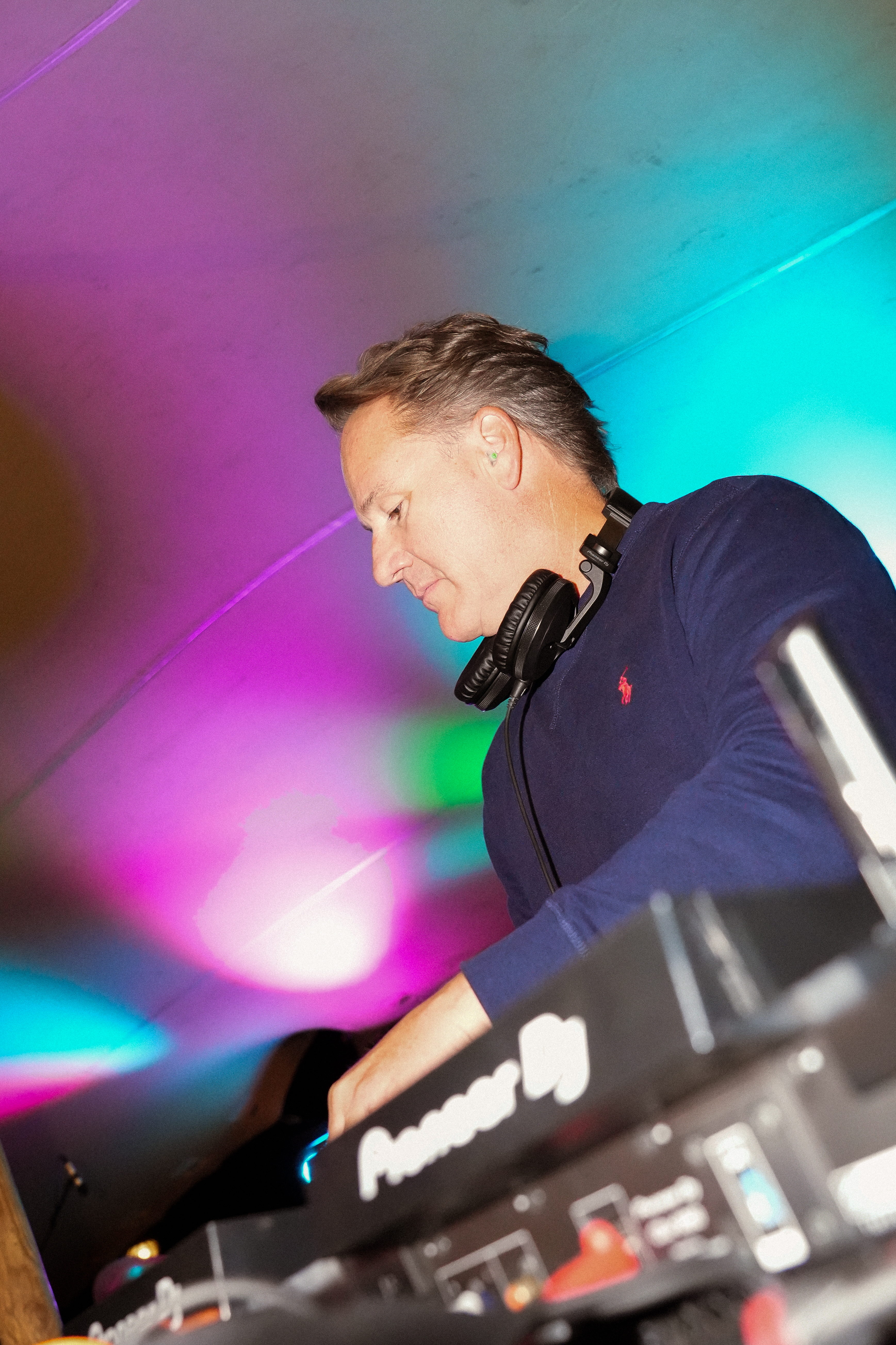 DJ met lichten